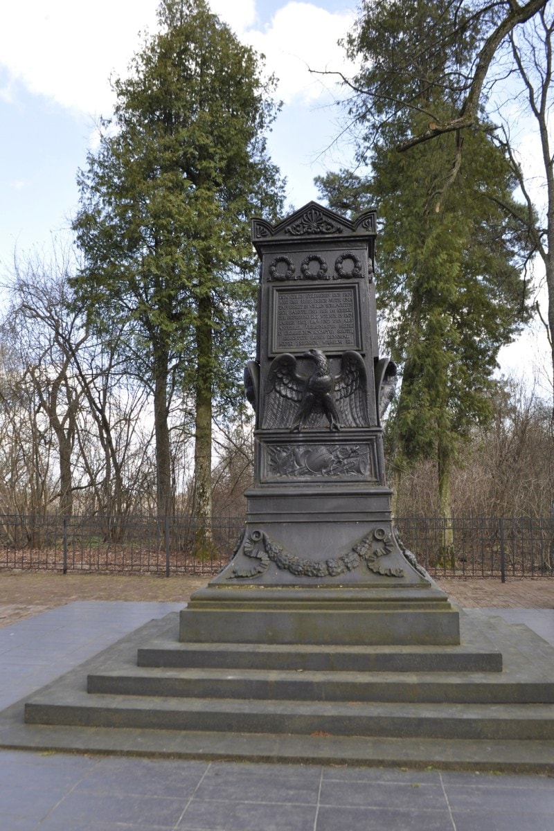 Обелиск Барклаю де Толли