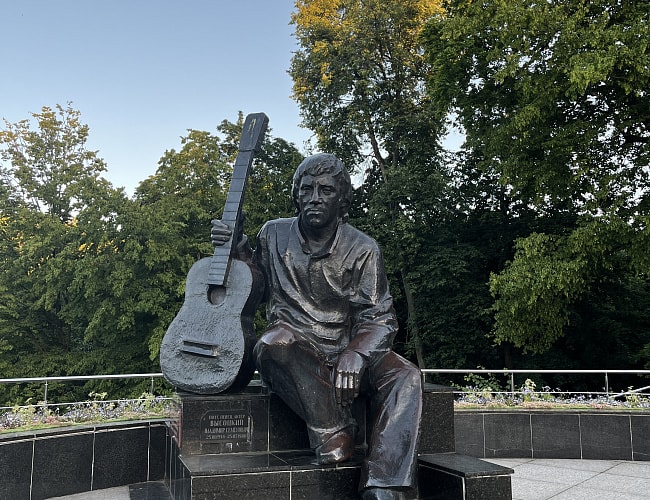 Памятник Владимиру Высоцкому